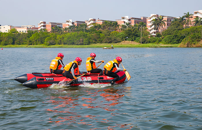 汕尾支隊(duì)組織開(kāi)展水域救援實(shí)戰(zhàn)拉動(dòng)演練